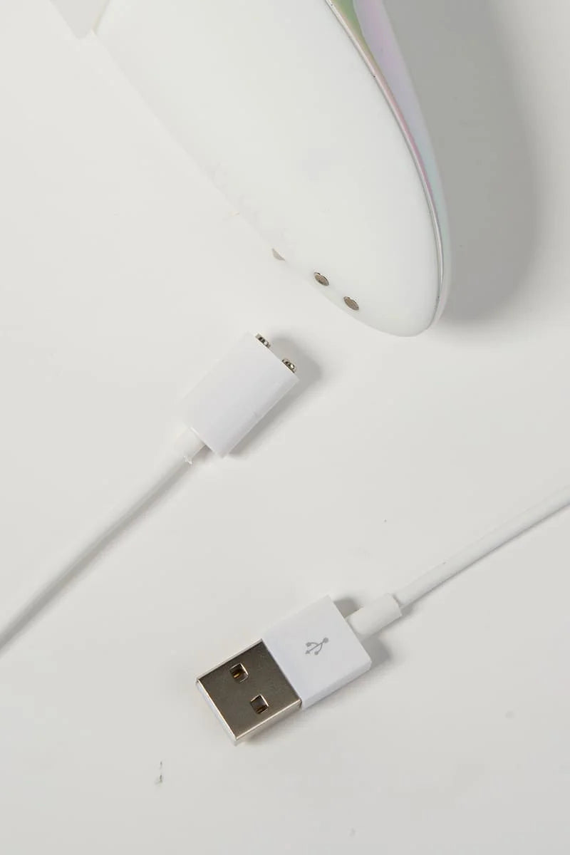 Myvelvettouch Colorful Clitoral Slapping Massager with USB charger