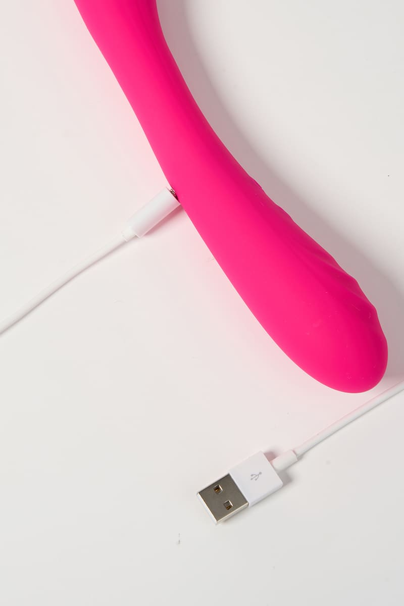 Portable Sucking & Vibrating Stimulator – Dual-Function Clitoral & G-Spot Vibrator | Rechargeable, Waterproof & Travel-Friendly