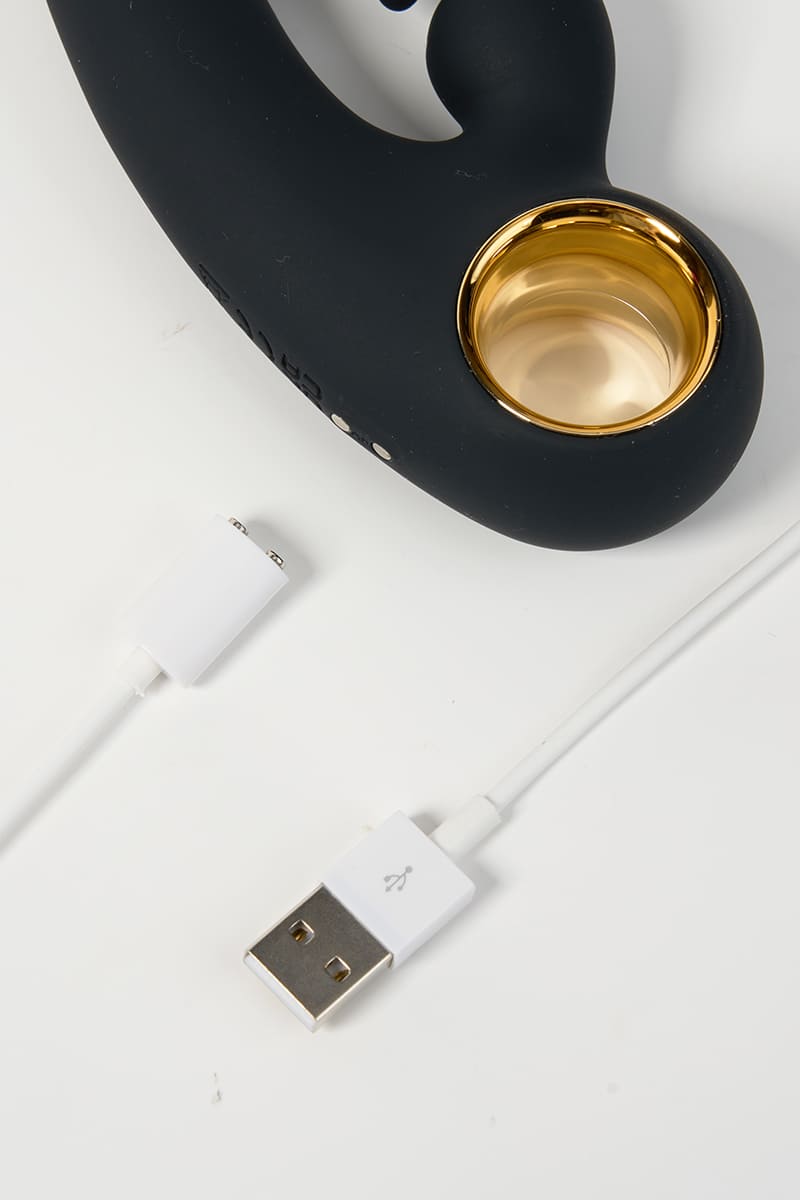 Black & Gold Dual-Stimulation Vibrator – Elegant Rabbit Design, Dual Motor Pleasure, Waterproof & Rechargeable